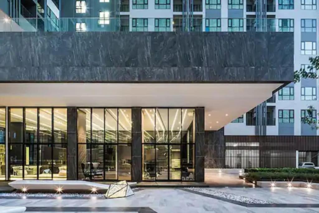 The Base Central Pattaya Quiet King-Bed With Infinity Pool & Free Netflix Eksteriør bilde
