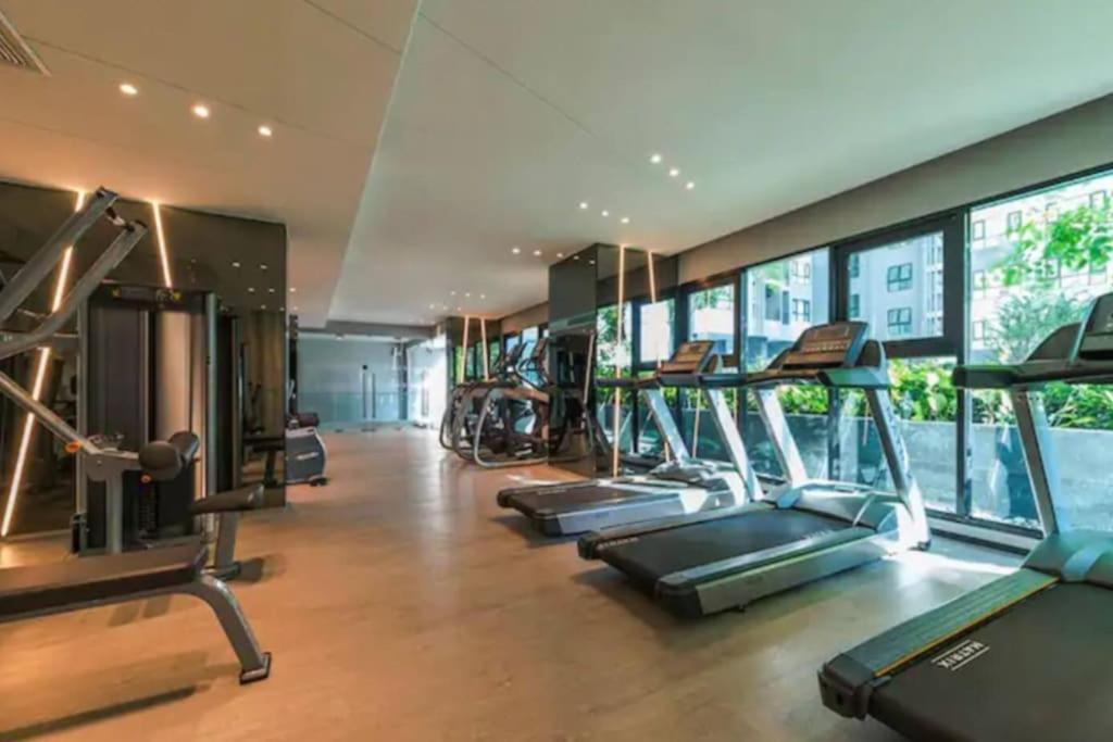 The Base Central Pattaya Quiet King-Bed With Infinity Pool & Free Netflix Eksteriør bilde